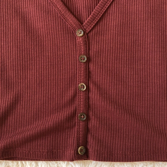 Forever 21 Ribbed V-Neck Button Top - Picture 2 of 4